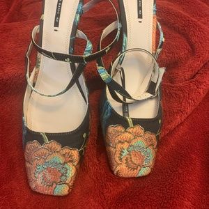 Floral tapestry slingback shoes